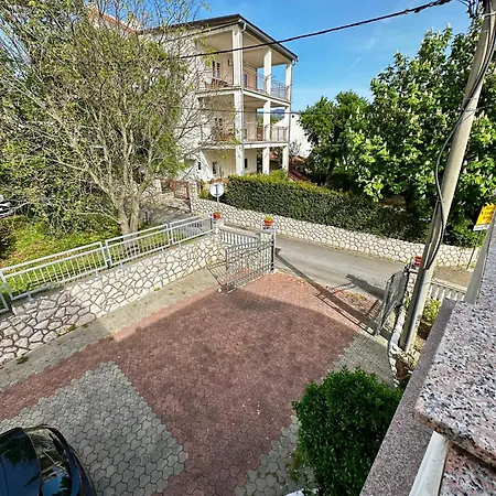 Sea View 10 Min Walk To And Center Apartman Novi Vinodolski